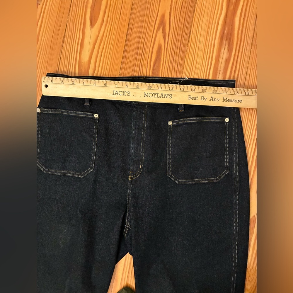 Banana Republic Premium Denim High‑Rise Straight Jeans 33S – NWT Condition - Picture 10 of 11